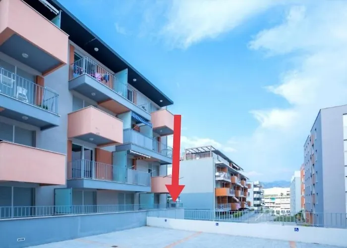 Teuta - Private Parking Apartamento Split