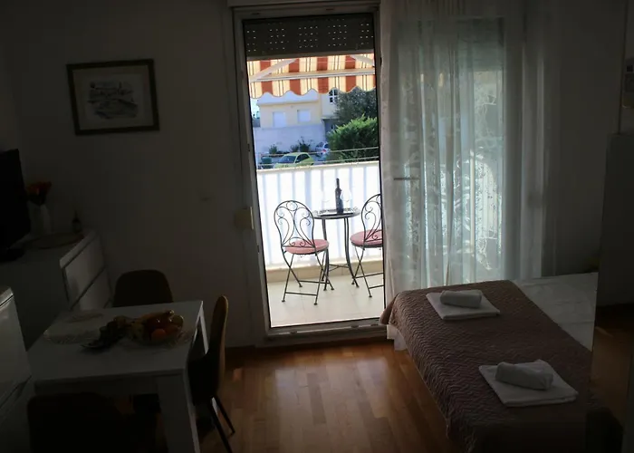 Teuta - Private Parking *