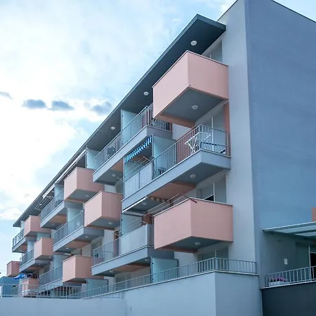 Teuta - Private Parking Apartament
