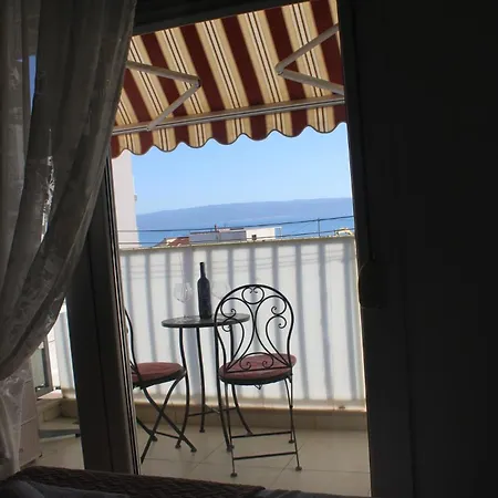 Teuta - Private Parking Apartamento