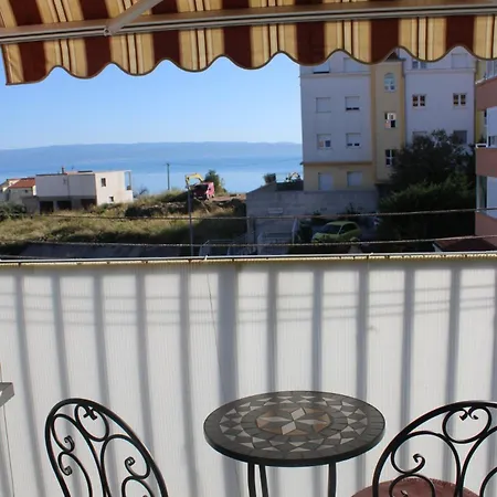 Apartament Teuta - Private Parking