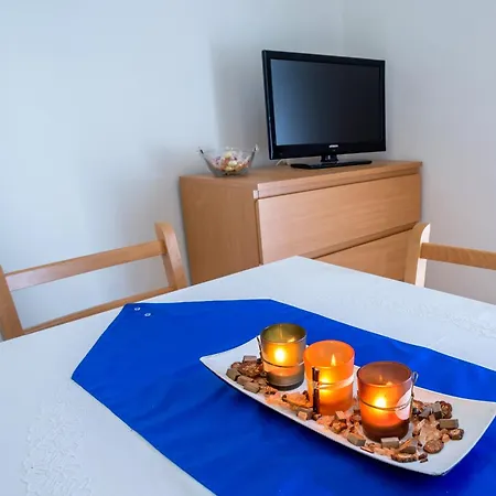 Teuta - Private Parking Apartamento