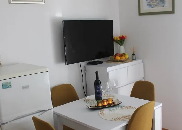 Teuta - Private Parking *